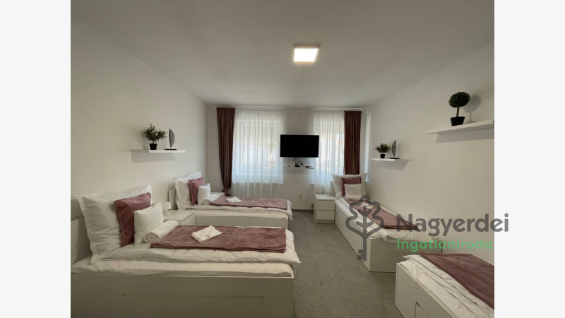 Debrecen, Nagyerdőalja, üdölő, hétvégiház  