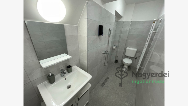 Debrecen, Nagyerdőalja, üdölő, hétvégiház  