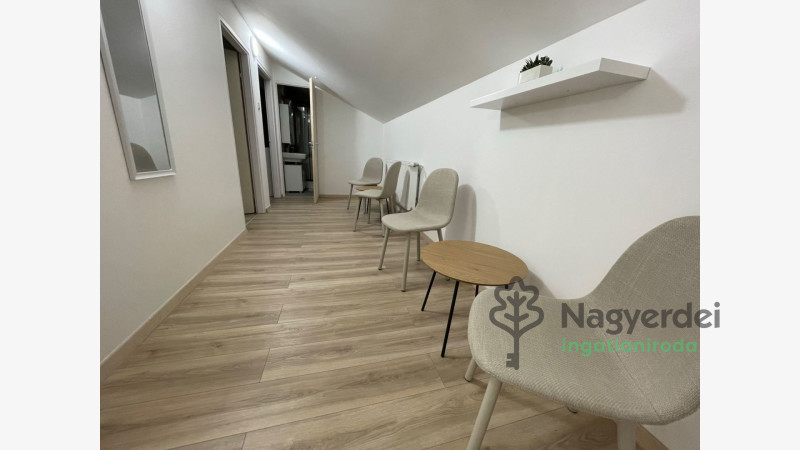 Debrecen, Nagyerdőalja, üdölő, hétvégiház  