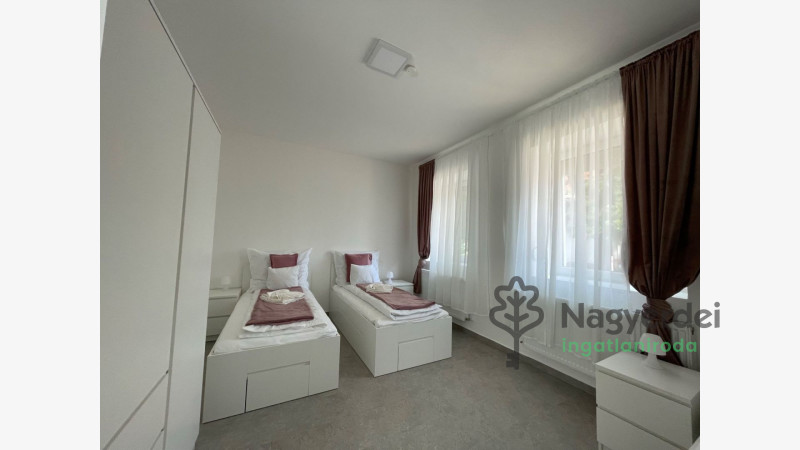 Debrecen, Nagyerdőalja, üdölő, hétvégiház  