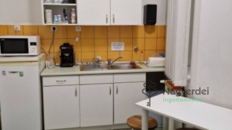 Debrecen, Széchenyikert, Iroda, irodaházban  