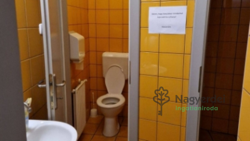 Debrecen, Széchenyikert, Iroda, irodaházban  