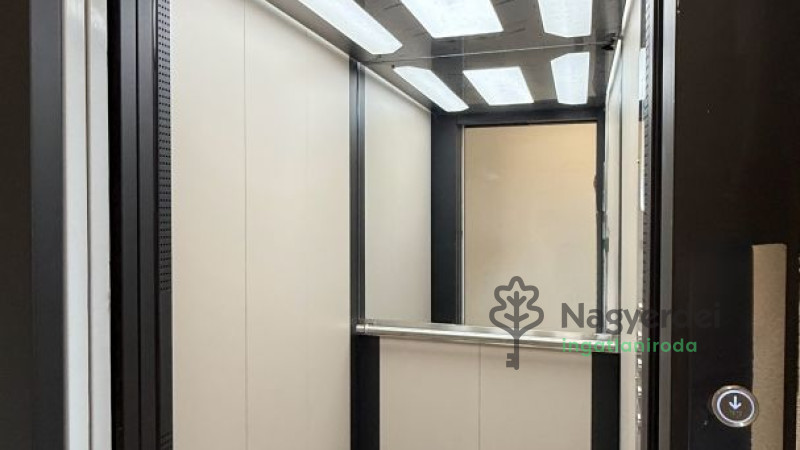 Debrecen, Belváros, Lakás, tégla lakás  