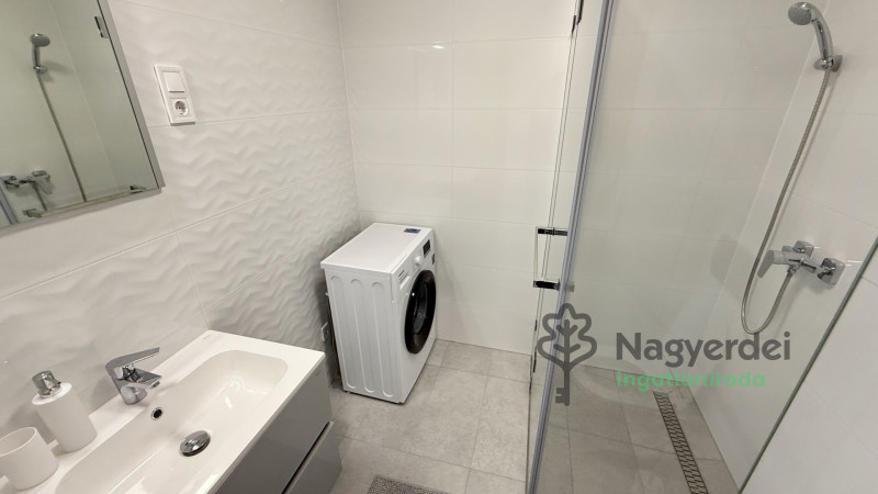 Debrecen, Belváros, Lakás, tégla lakás  