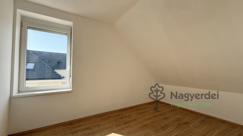 Debrecen, Tócóvölgy, Lakás, tégla lakás  