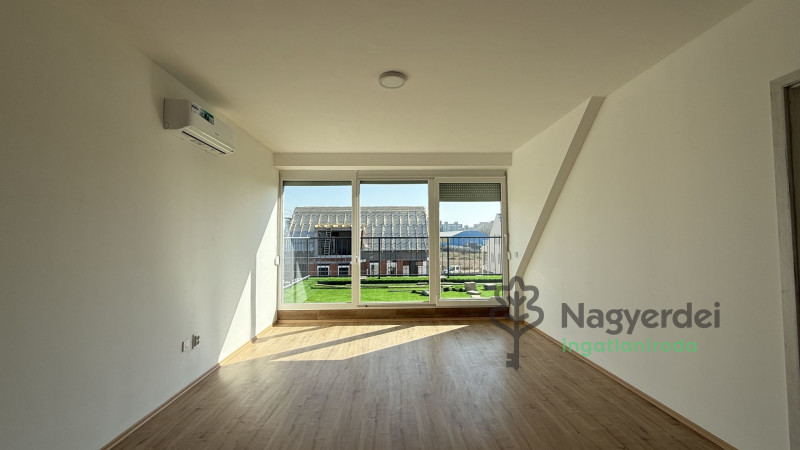 Debrecen, Tócóvölgy, Lakás, tégla lakás  