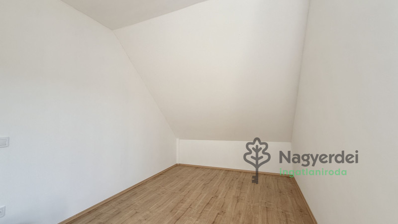 Debrecen, Tócóvölgy, Lakás, tégla lakás  