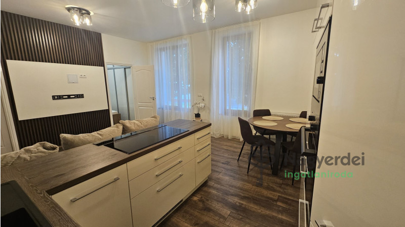 Debrecen, Belváros, Lakás, tégla lakás  