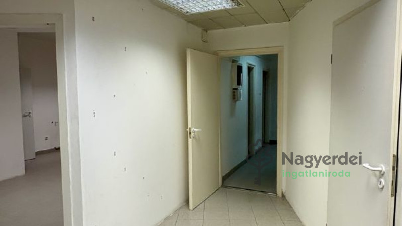 Debrecen, Belváros, Iroda, nem irodaházban  