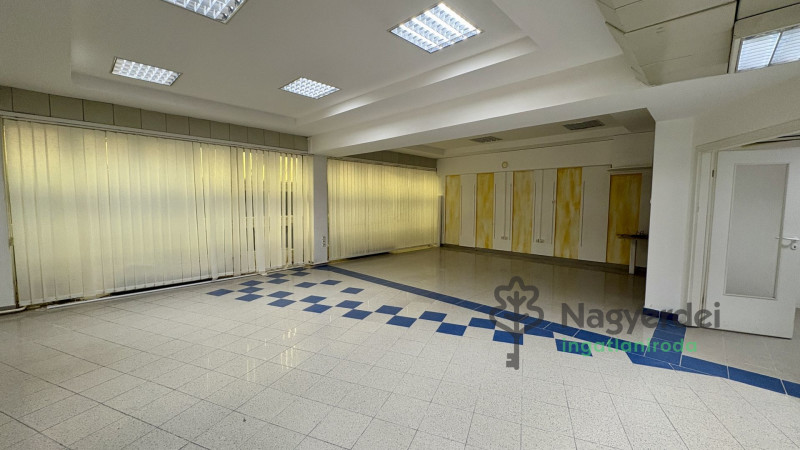 Debrecen, Belváros, Iroda, nem irodaházban  