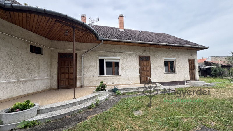 Debrecen, Szentlászlófalva, ház  