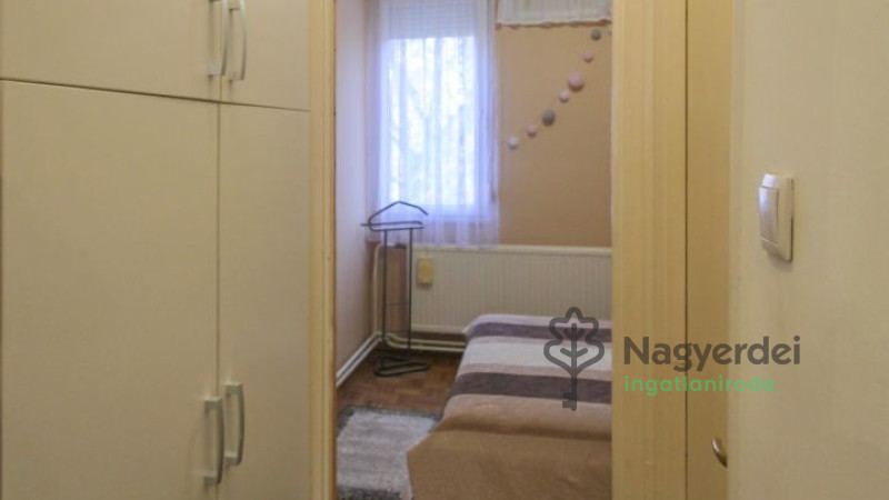 Debrecen, Nagyerdőalja, Lakás, tégla lakás  