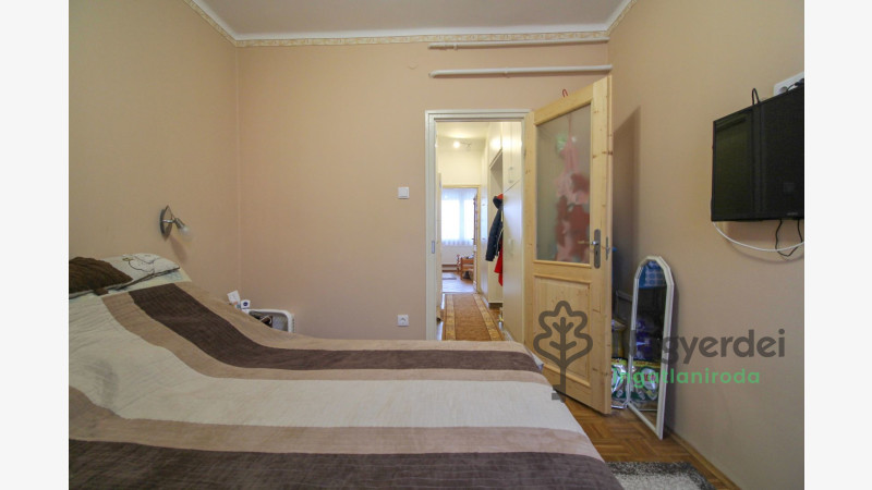 Debrecen, Nagyerdőalja, Lakás, tégla lakás  