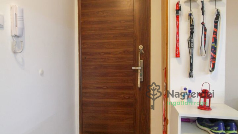 Debrecen, Nagyerdőalja, Lakás, tégla lakás  