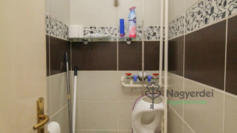 Debrecen, Nagyerdőalja, Lakás, tégla lakás  