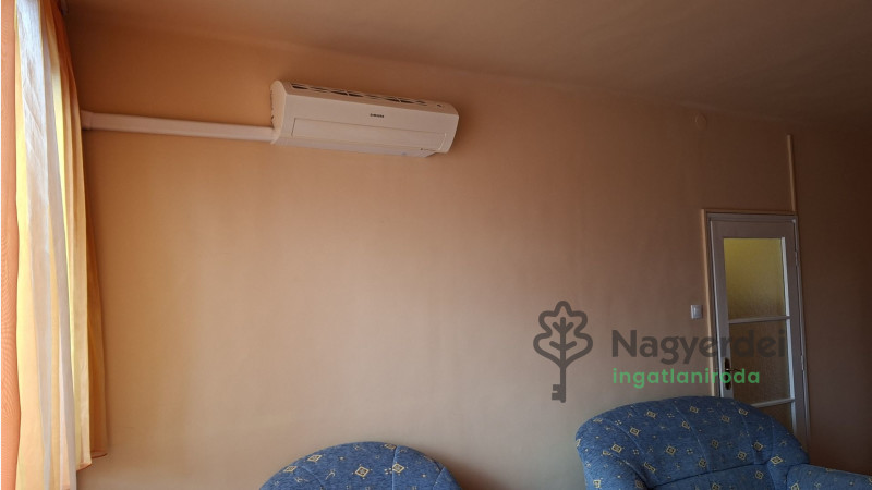 Debrecen, Nagyerdő, Lakás, tégla lakás  