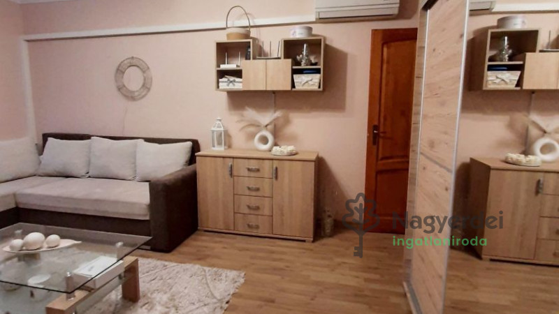 Debrecen, Fényesudvar, Lakás, panel lakás  