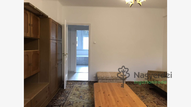 Debrecen, Nagyerdőalja, Lakás, tégla lakás  