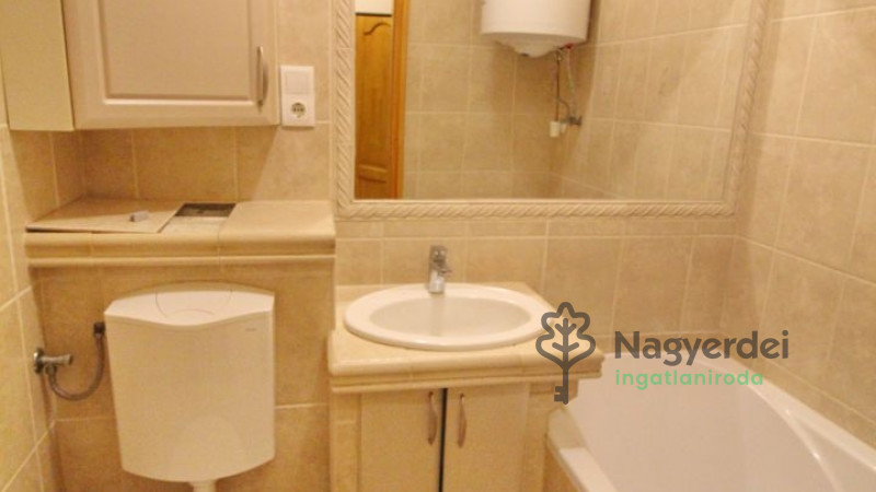 Debrecen, Belváros, Lakás, tégla lakás  