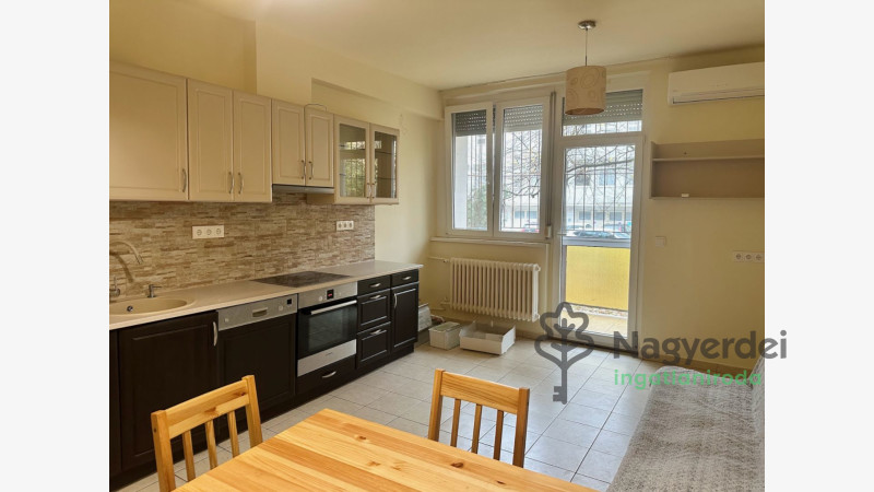 Debrecen, Belváros, Lakás, tégla lakás  