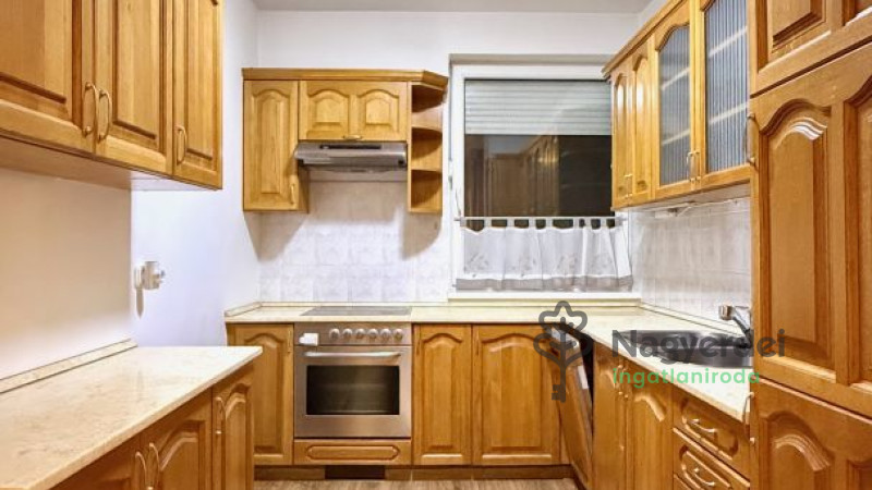 Debrecen, Nagyerdőalja, Lakás, tégla lakás  