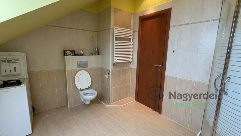 Debrecen, Nagyerdő, Lakás, tégla lakás  