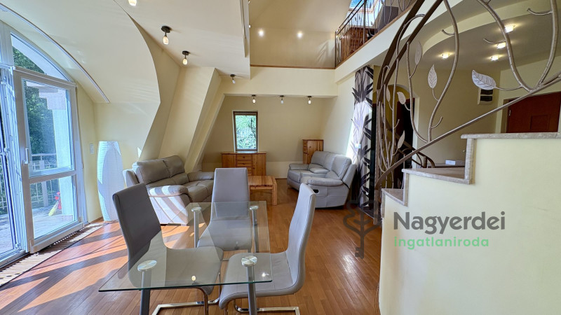 Debrecen, Nagyerdő, Lakás, tégla lakás  