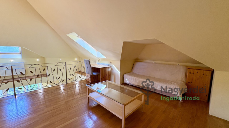 Debrecen, Nagyerdő, Lakás, tégla lakás  