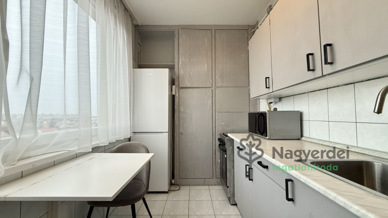 Debrecen, Libakert, Lakás, panel lakás  