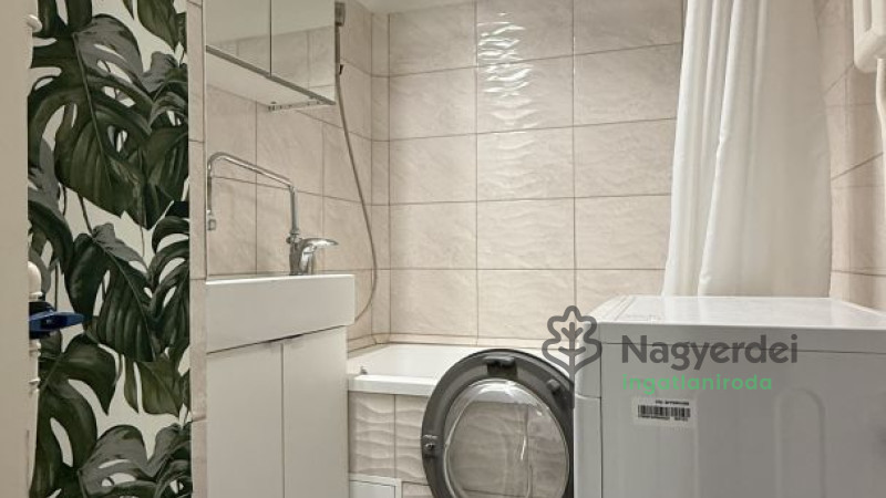 Debrecen, Libakert, Lakás, panel lakás  