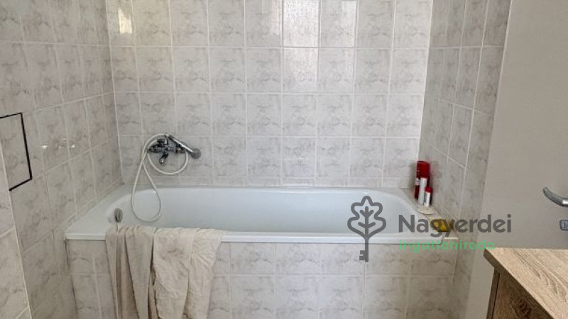 Debrecen, Kandia, Lakás, tégla lakás  