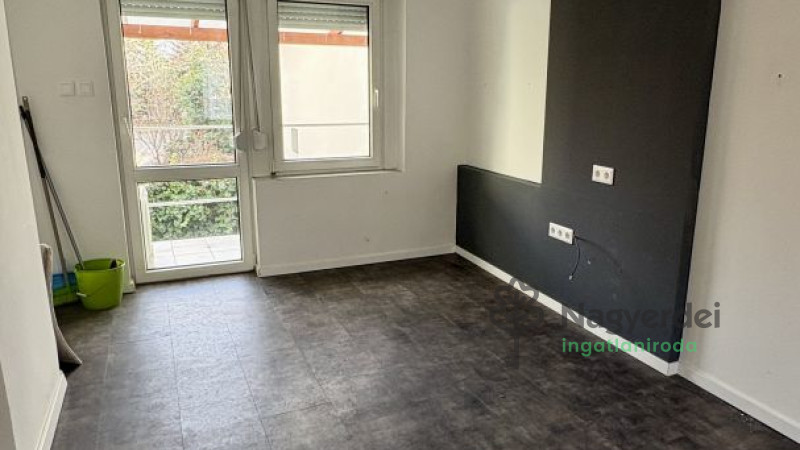 Debrecen, Kandia, Lakás, tégla lakás  