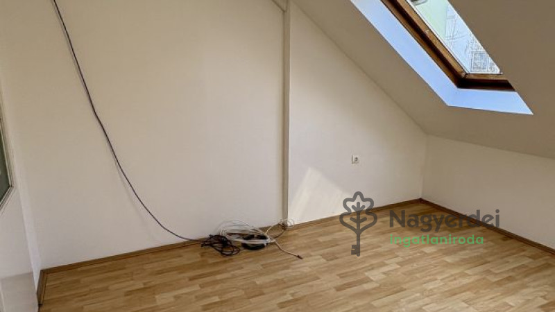 Debrecen, Kandia, Lakás, tégla lakás  