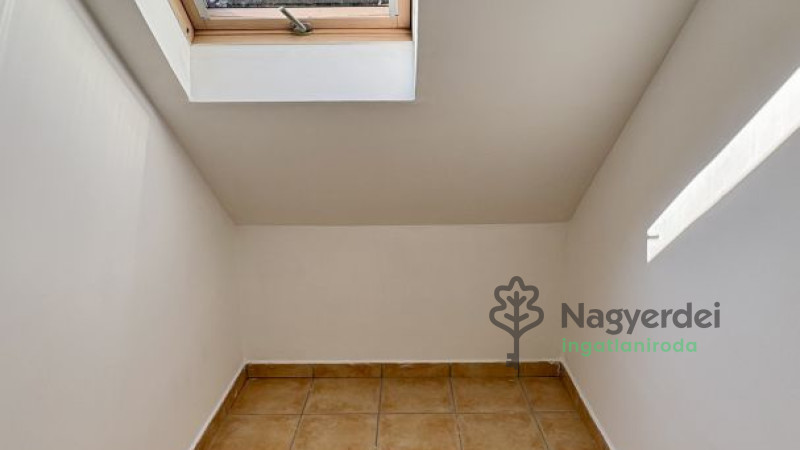 Debrecen, Kandia, Lakás, tégla lakás  