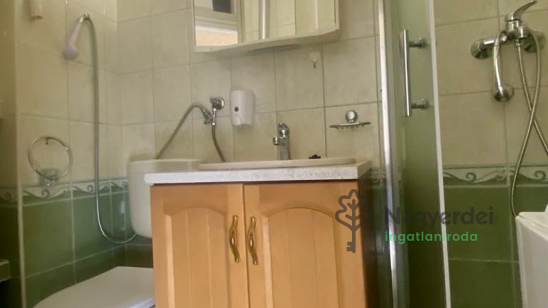Debrecen, Péterfia, Lakás, tégla lakás  
