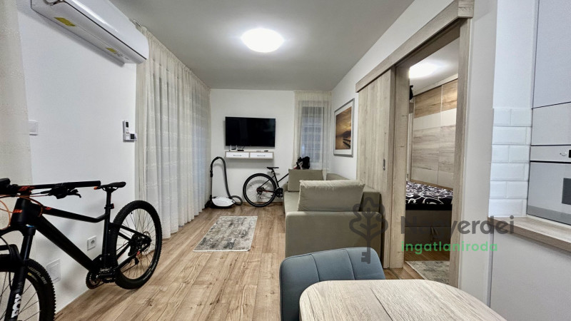 Debrecen, Hatvan utcai kert, Lakás, tégla lakás  