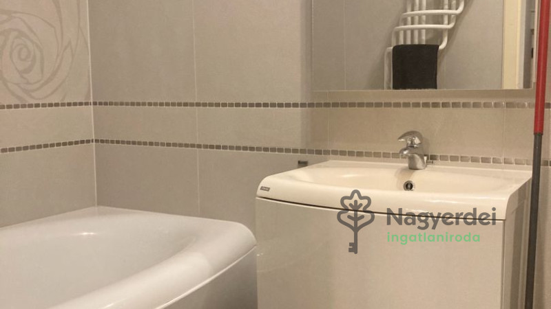 Debrecen, Sestakert, Lakás, tégla lakás  