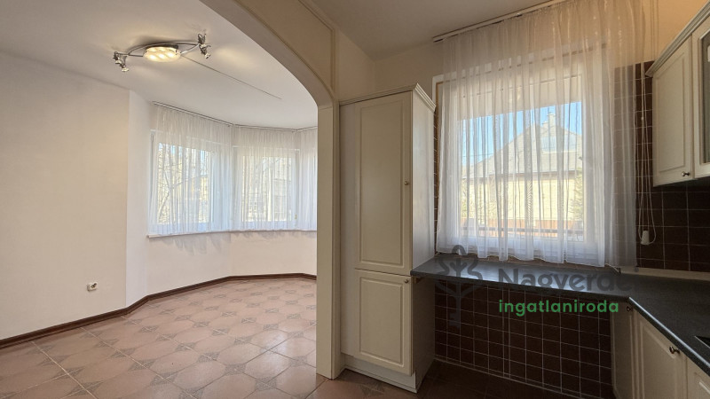 Debrecen, Nagyerdő, Iroda, nem irodaházban  