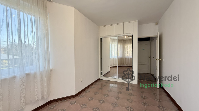 Debrecen, Nagyerdő, Iroda, nem irodaházban  