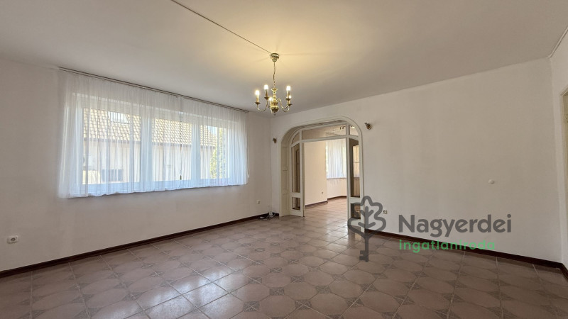 Debrecen, Nagyerdő, Iroda, nem irodaházban  