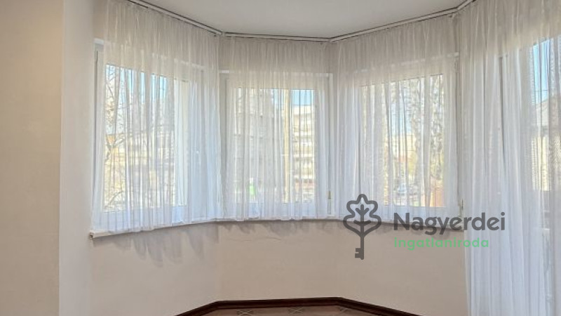 Debrecen, Nagyerdő, Iroda, nem irodaházban  