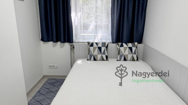 Debrecen, Libakert, Lakás, tégla lakás  