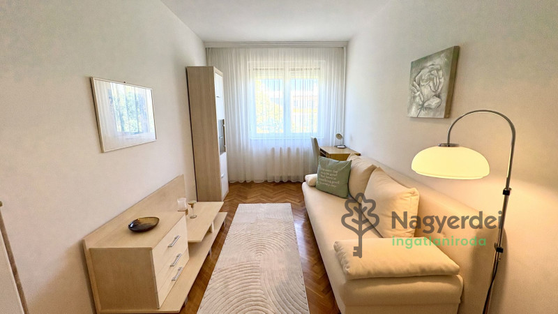 Debrecen, Nagyerdőalja, Lakás, tégla lakás  