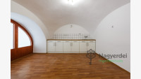 Debrecen, Belváros, Üzlethelyiség, nem üzletközpontban  