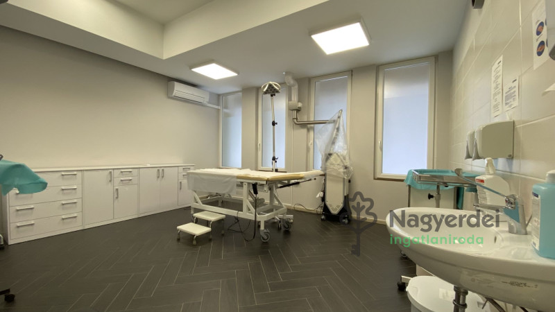 Debrecen, Belváros, Üzlethelyiség, nem üzletközpontban  