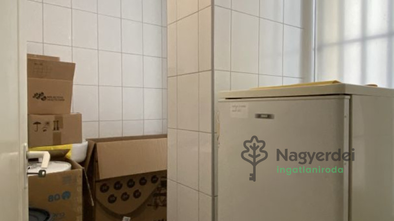 Debrecen, Belváros, Üzlethelyiség, nem üzletközpontban  