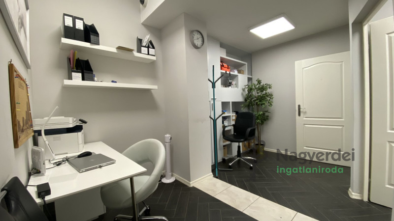 Debrecen, Belváros, Üzlethelyiség, nem üzletközpontban  