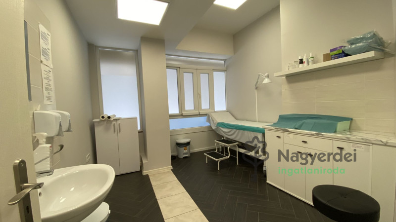 Debrecen, Belváros, Üzlethelyiség, nem üzletközpontban  