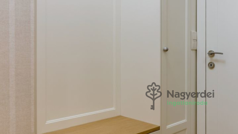 Debrecen, Belváros, Lakás, tégla lakás  