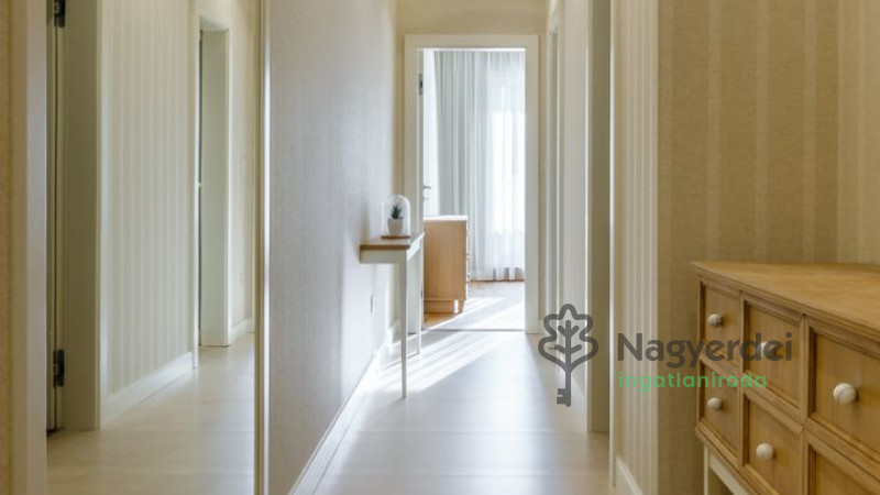 Debrecen, Belváros, Lakás, tégla lakás  